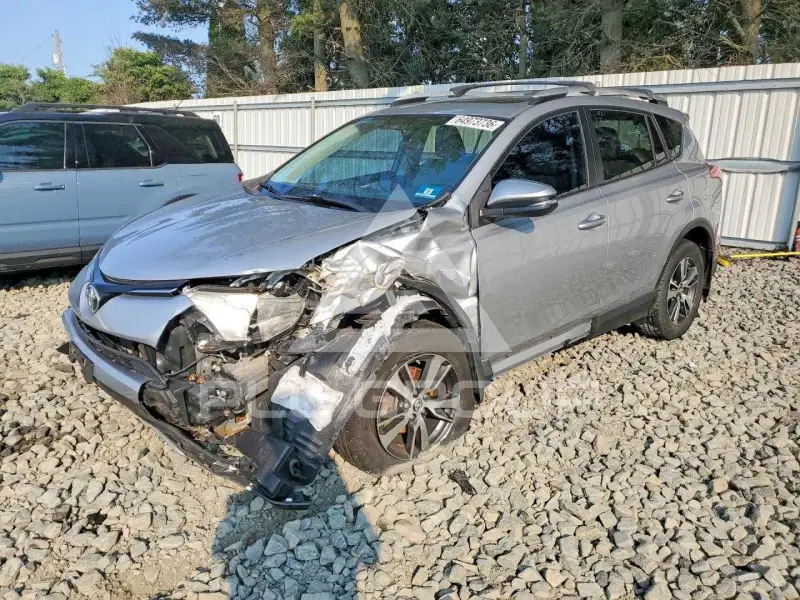 2016 Toyota RAV4 photo