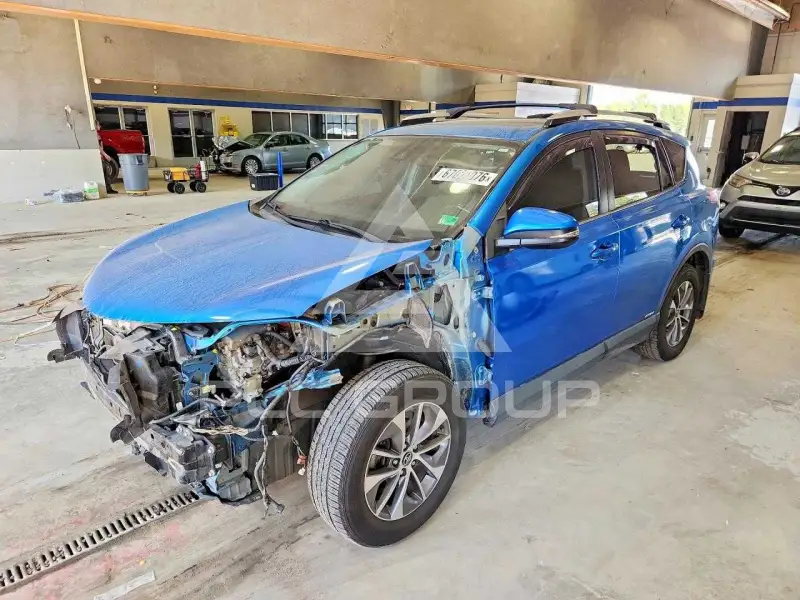 2016 Toyota RAV4 фото