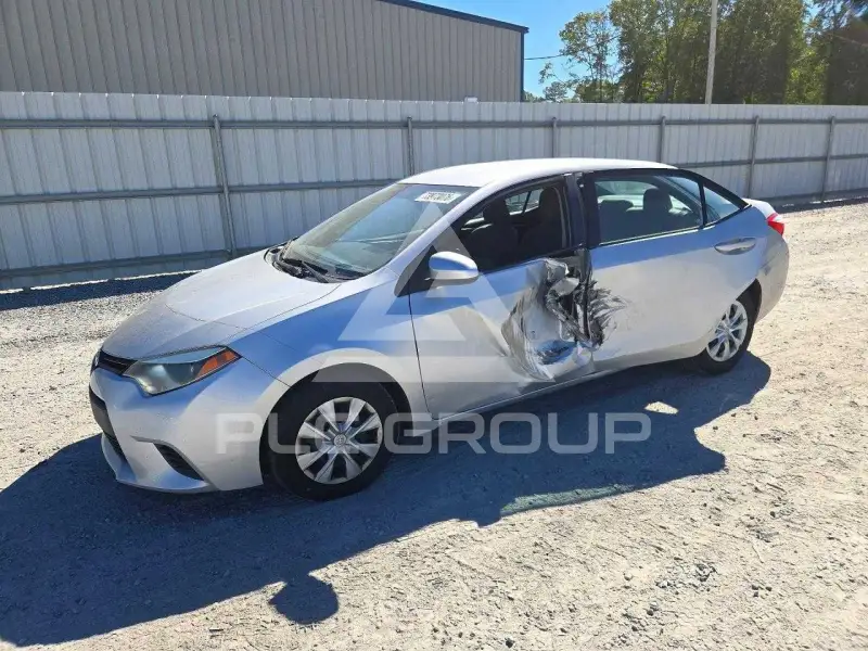 2016 Toyota COROLLA фото