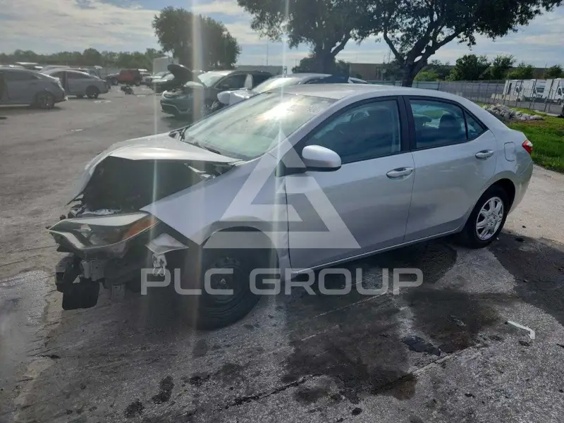 2016 Toyota COROLLA фото
