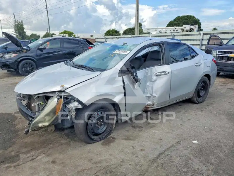 2016 Toyota COROLLA фото