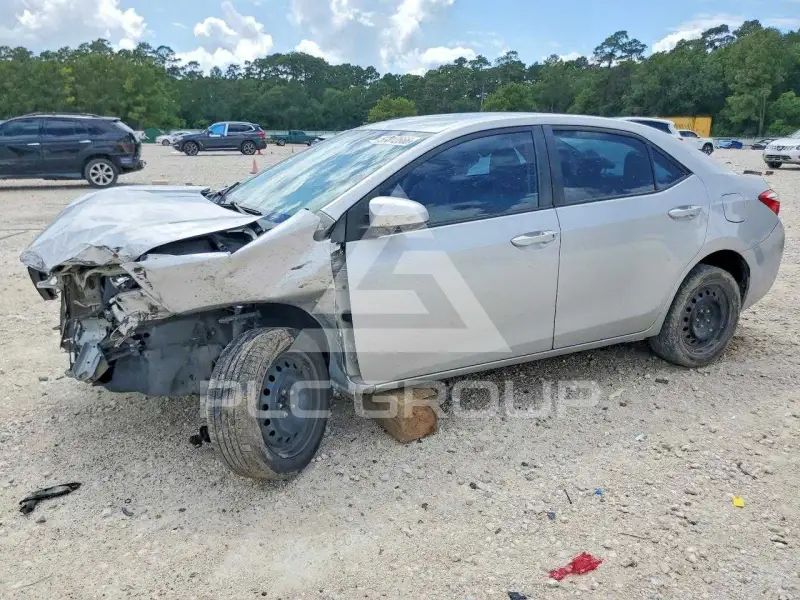2016 Toyota COROLLA фото
