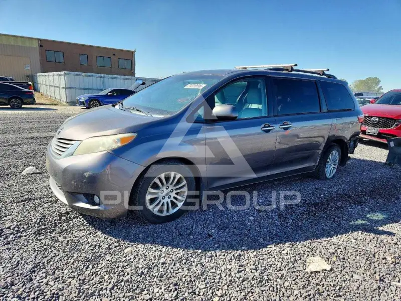 2016 Toyota SIENNA фото