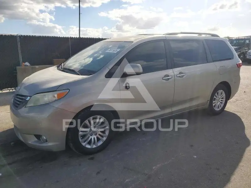 2016 Toyota SIENNA photo