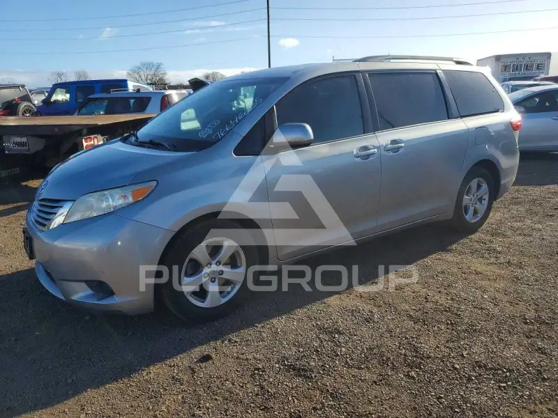 2016 Toyota SIENNA фото