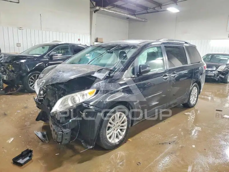 2016 Toyota SIENNA фото