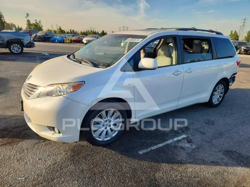 2016 Toyota SIENNA photo
