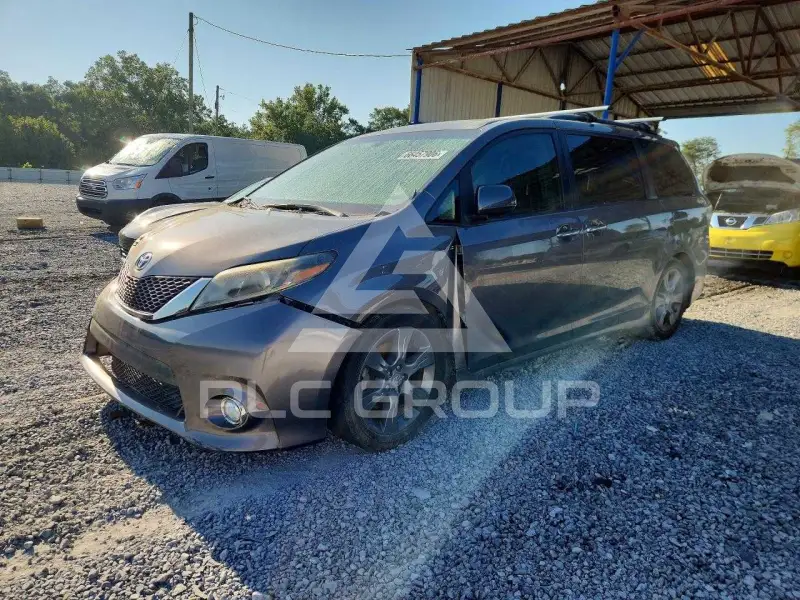 2016 Toyota SIENNA фото