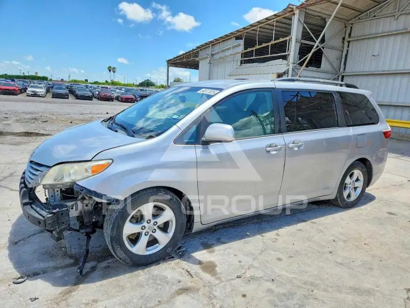 2016 Toyota SIENNA фото