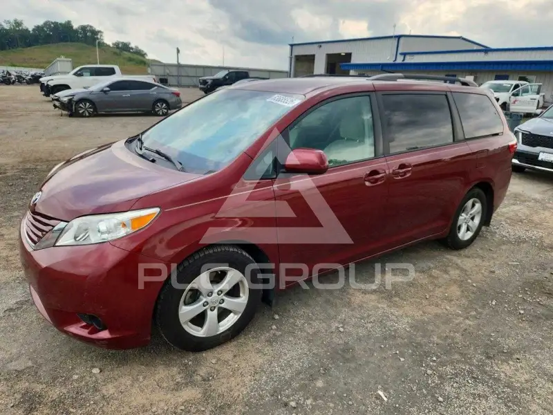 2016 Toyota SIENNA photo