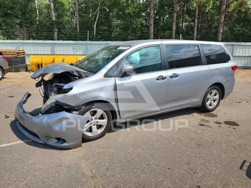 2016 Toyota SIENNA photo
