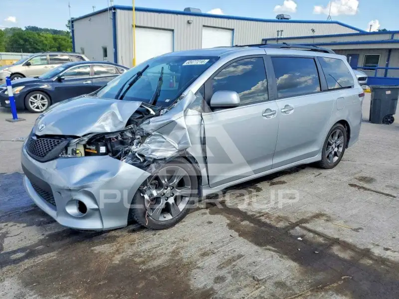2016 Toyota SIENNA фото