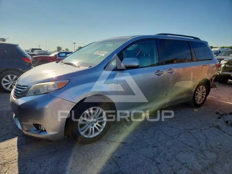 2016 Toyota SIENNA фото