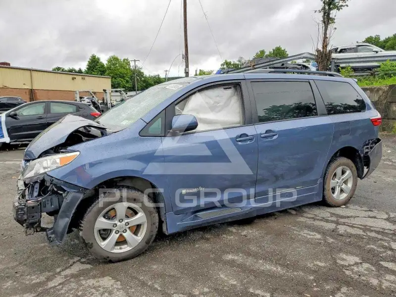 2016 Toyota SIENNA фото