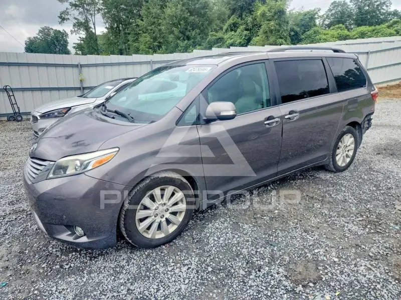 2016 Toyota SIENNA photo