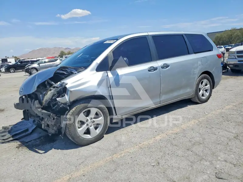 2016 Toyota SIENNA фото