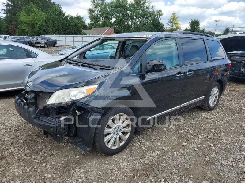 2016 Toyota SIENNA photo