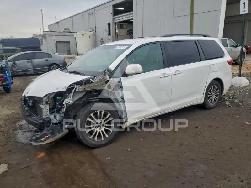 2016 Toyota SIENNA фото
