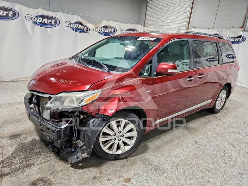 2016 Toyota SIENNA photo