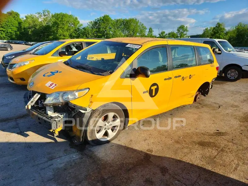 2016 Toyota SIENNA фото