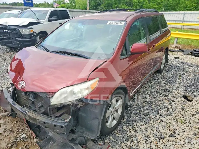 2016 Toyota SIENNA фото