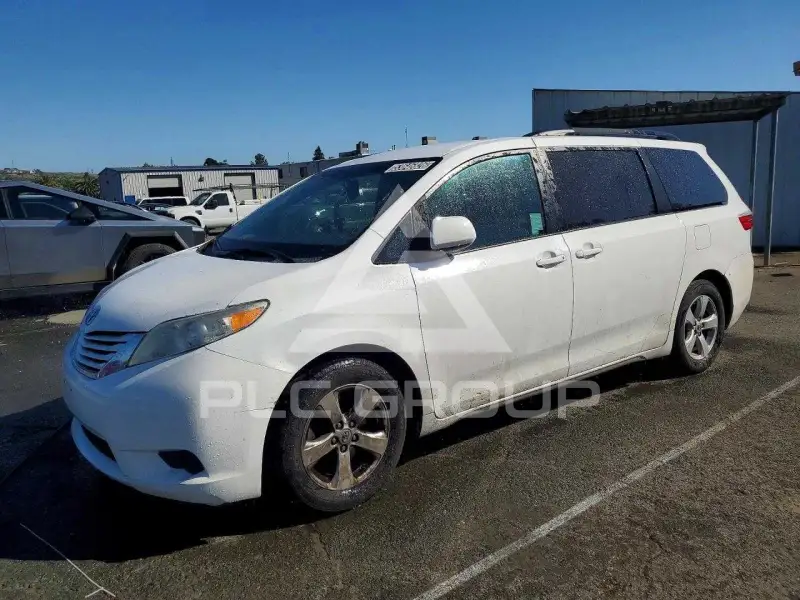 2016 Toyota SIENNA photo