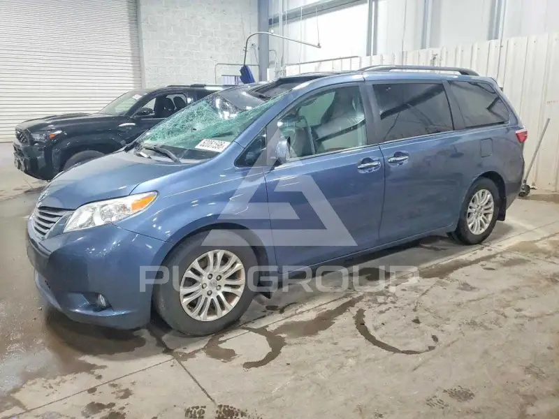 2016 Toyota SIENNA фото