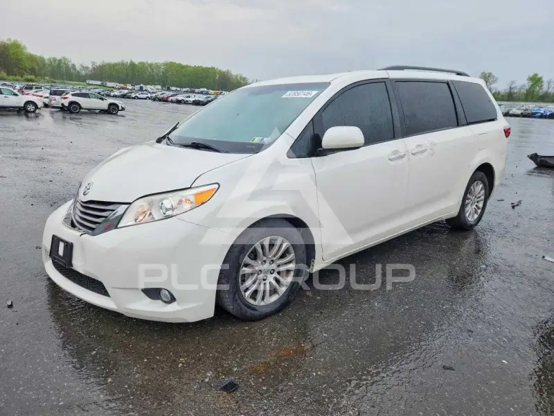 2016 Toyota SIENNA фото