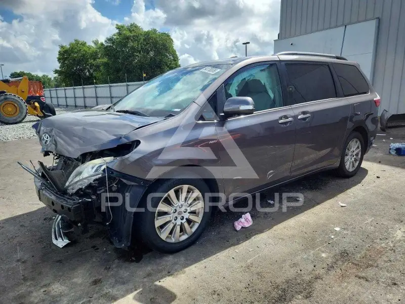 2016 Toyota SIENNA photo
