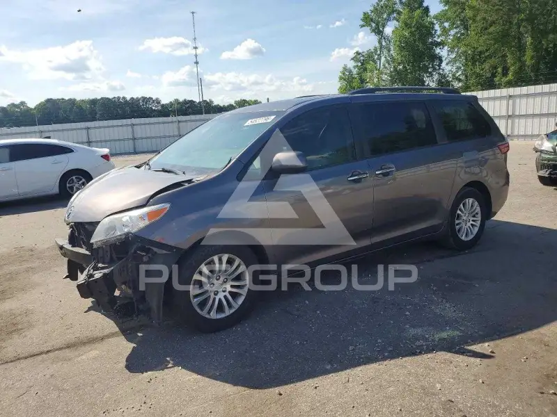 2016 Toyota SIENNA фото