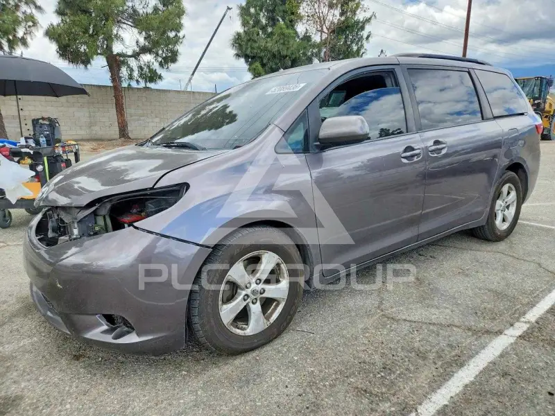 2016 Toyota SIENNA фото