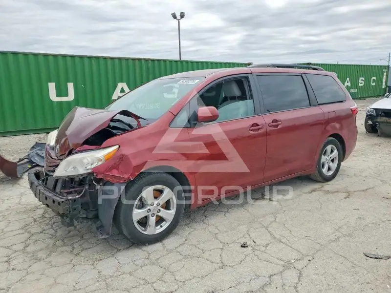 2016 Toyota SIENNA photo
