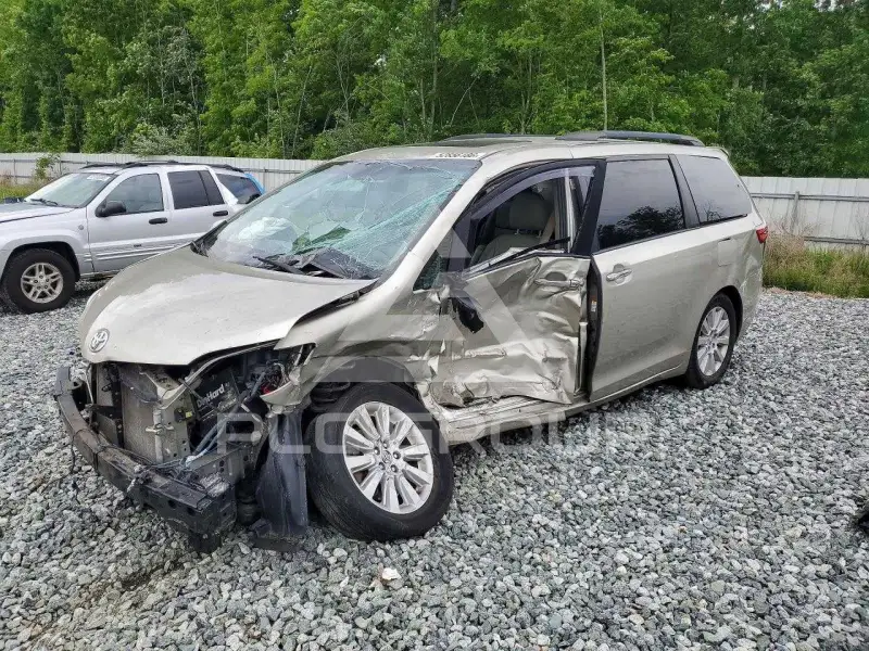 2016 Toyota SIENNA фото