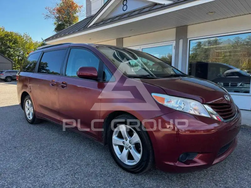 2016 Toyota SIENNA фото