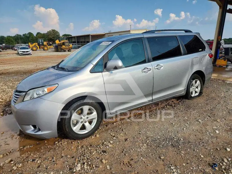 2016 Toyota SIENNA фото