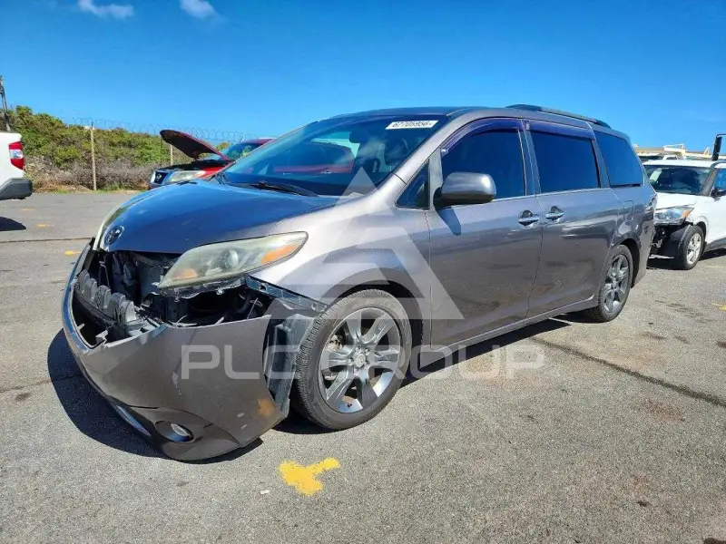 2016 Toyota SIENNA фото