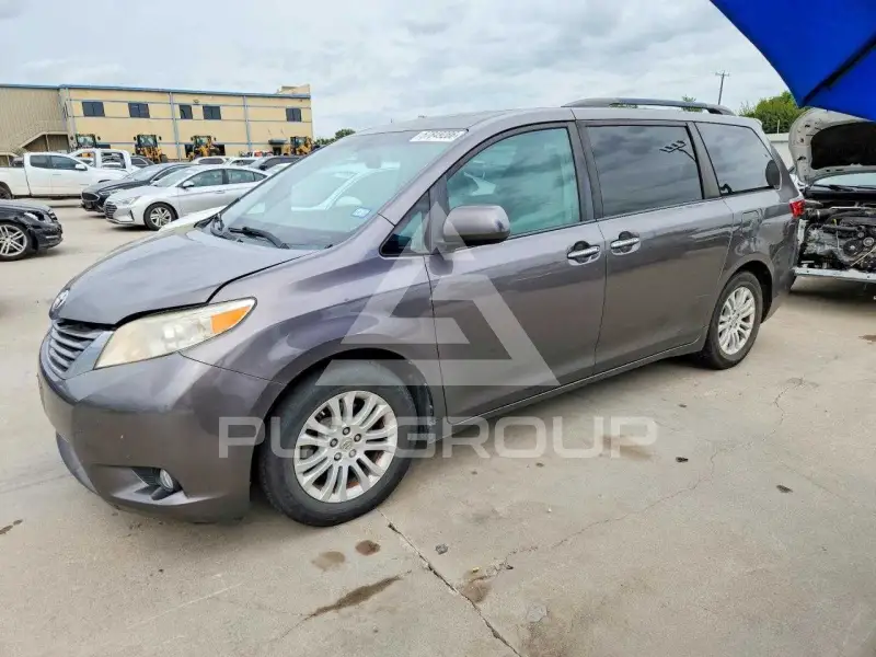 2016 Toyota SIENNA фото