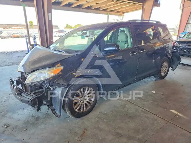 2016 Toyota SIENNA photo