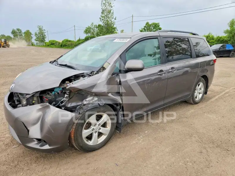 2016 Toyota SIENNA фото