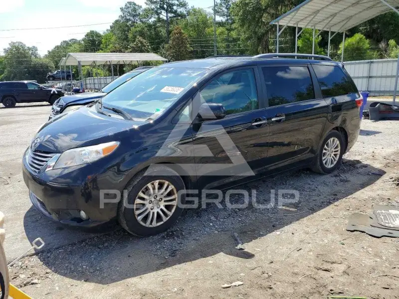 2016 Toyota SIENNA photo