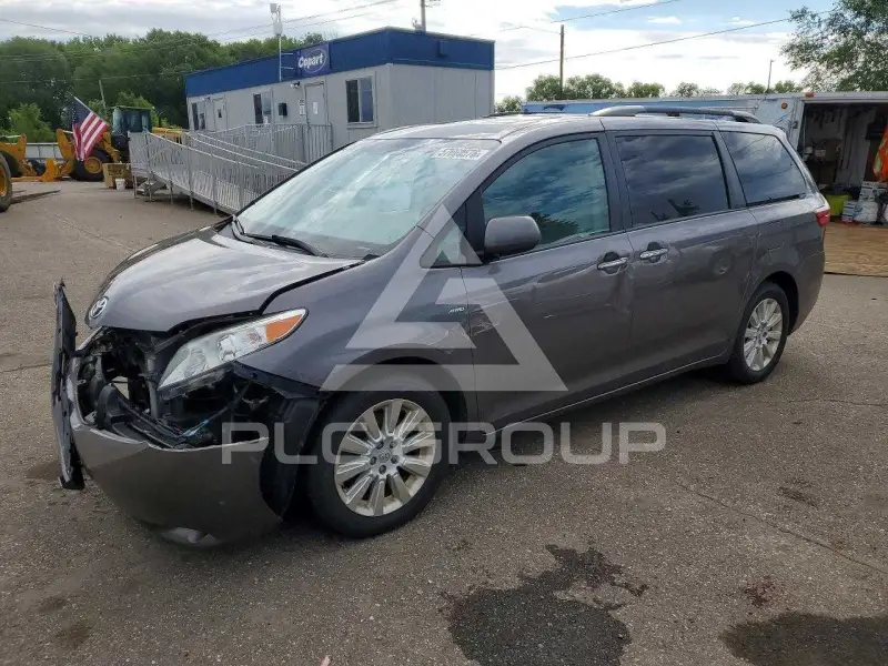 2016 Toyota SIENNA photo