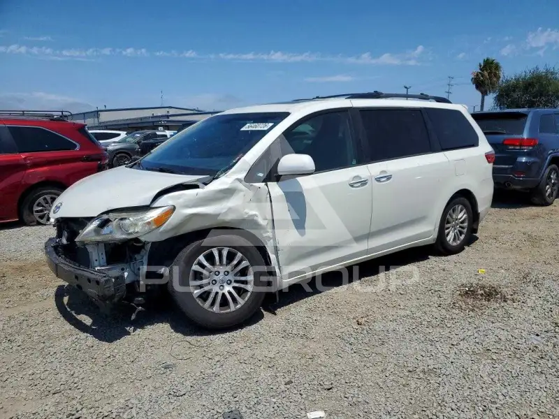 2016 Toyota SIENNA фото