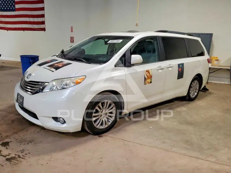 2016 Toyota SIENNA фото