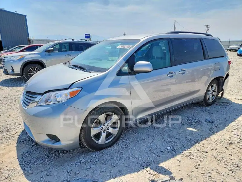2016 Toyota SIENNA photo