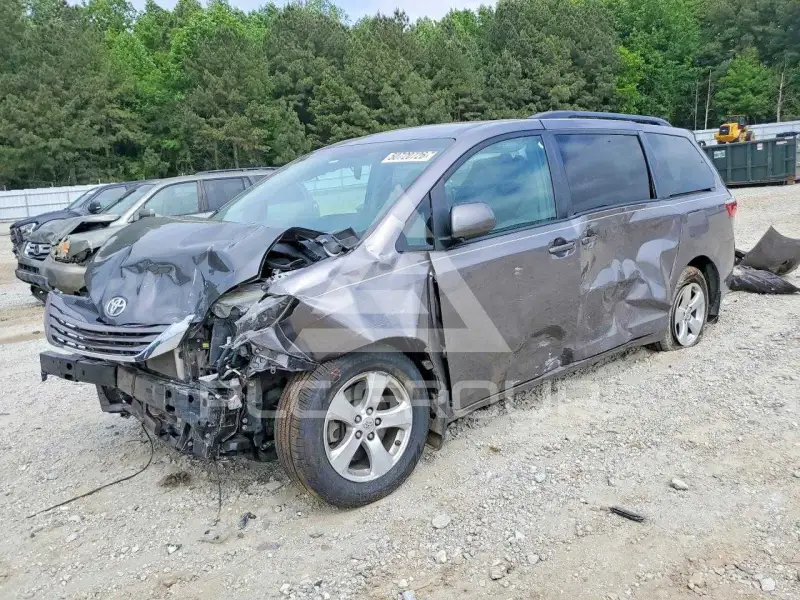 2016 Toyota SIENNA фото