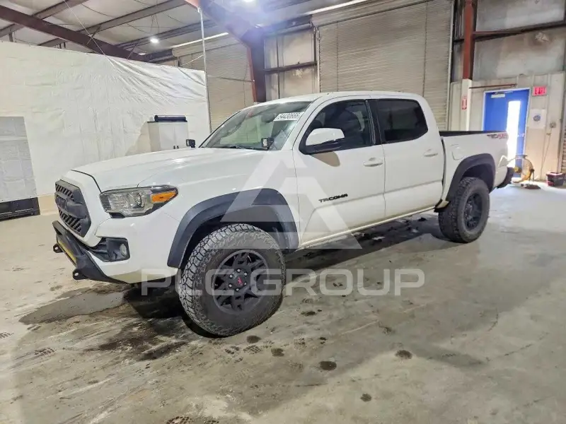 2016 Toyota TACOMA photo