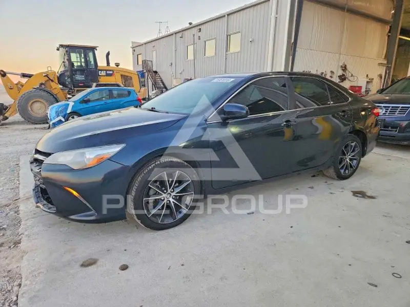 2016 Toyota CAMRY photo