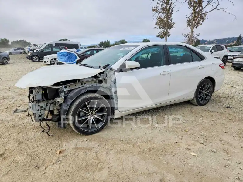 2016 Toyota CAMRY фото