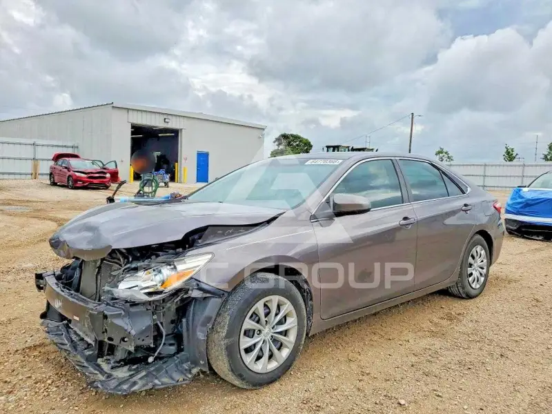 2016 Toyota CAMRY фото
