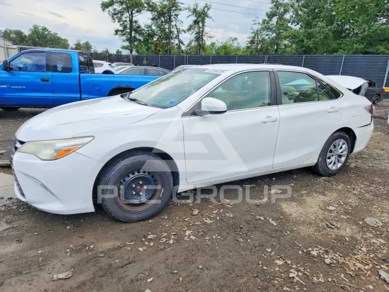 2016 Toyota CAMRY фото